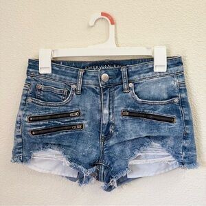 American Eagle Outfitters Light Blue Distressed Jean Shorts Women’s Size 6